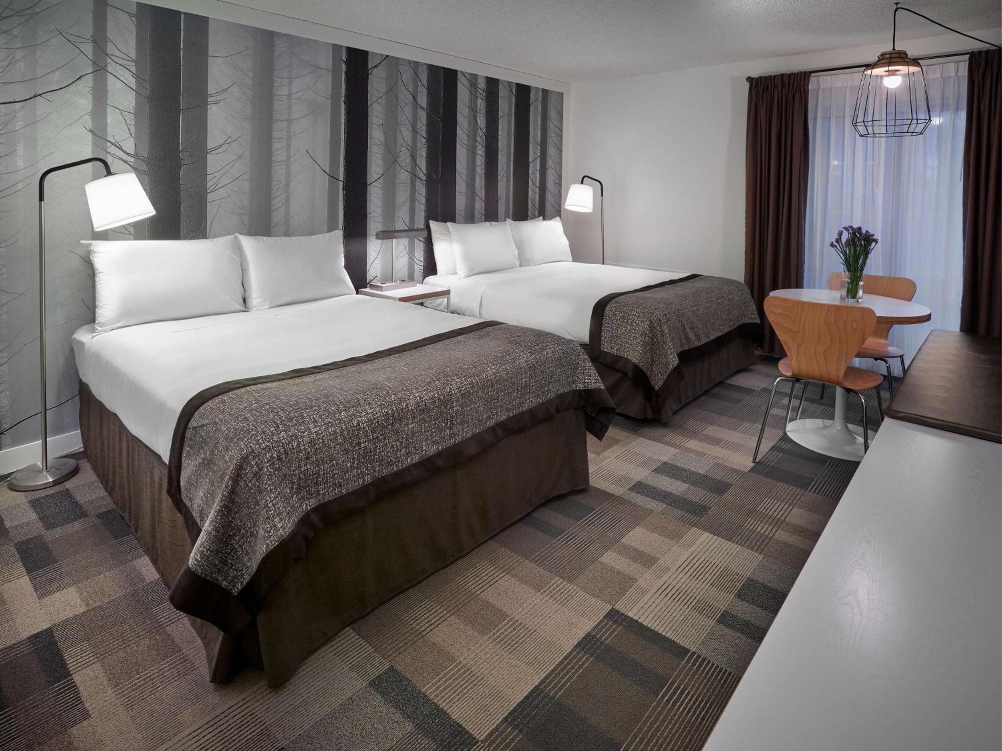 Coast Canmore Hotel & Conference Centre Экстерьер фото